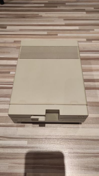 Stacja dyskietek Commodore 1541 II w Kartonie