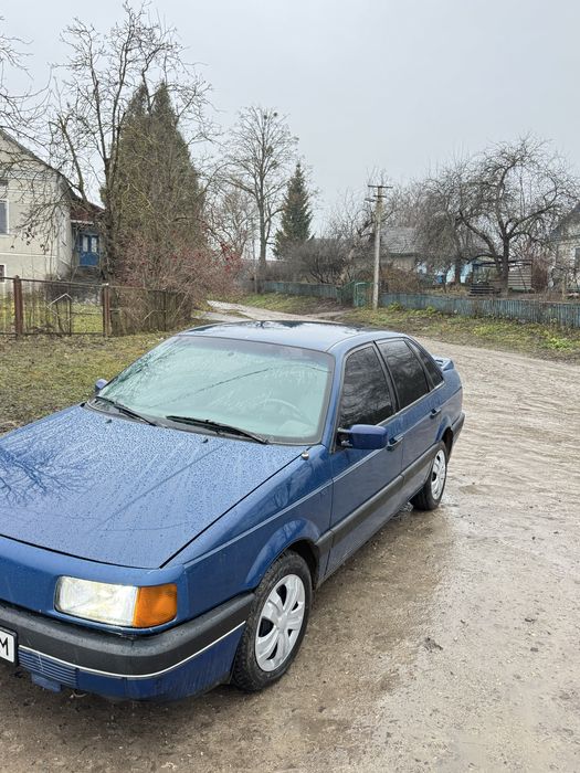 В продажі пасат б 3