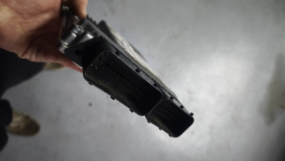 DME БМВ е87 2.0і n47 ‭756 183 4-01