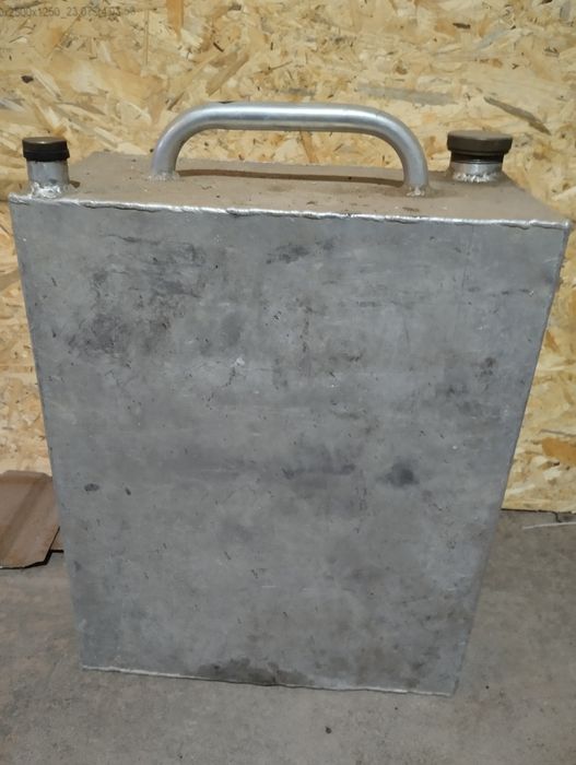 Продам каністру алюмінієву