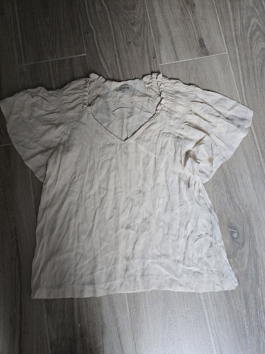 Dixie bluzka 100% wiskoza rozmiar S
Bluzka w bardzo dobrym stanie, bez