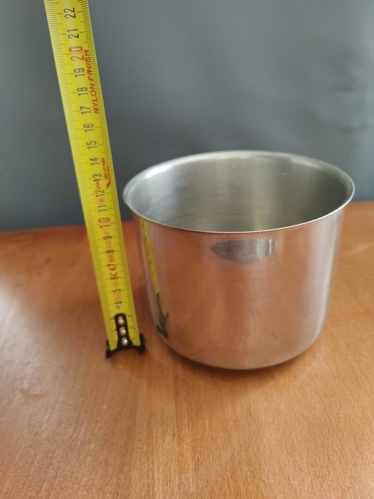 tacho de metal pequeno sem aba