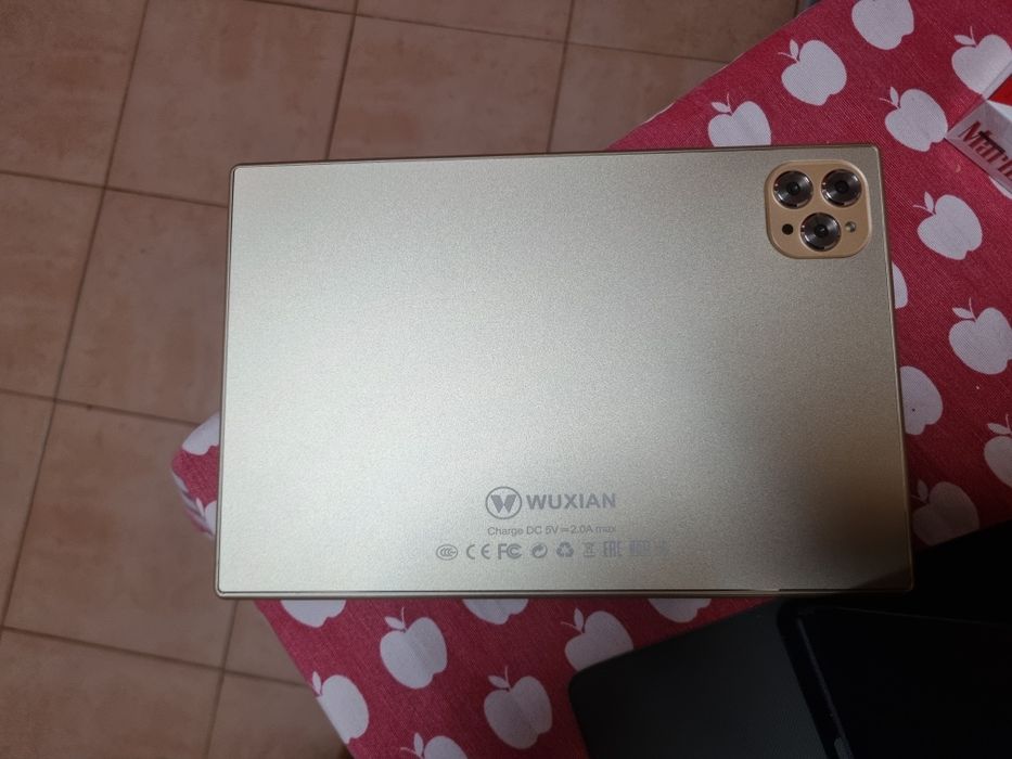 Tablet with Keyboard440566477488793602