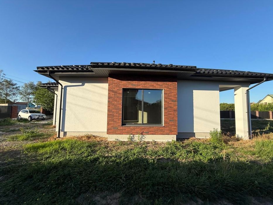 Красивий якісний будинок з великою земельною ділянкою