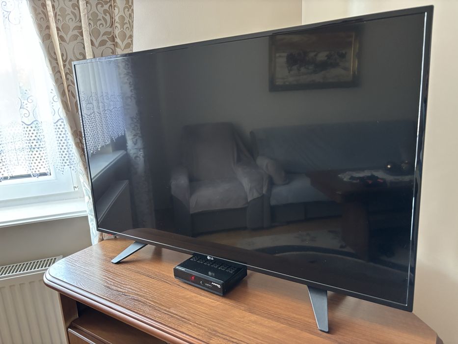 Telewizor LG 43LH500T + dekoder Ferguson Ariva T760i