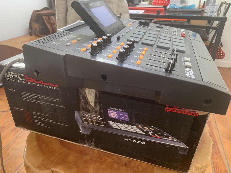Akai mpc 5000 na caixa original condicoes como novo+hd+ exmE3 +cd +os264309583579651122