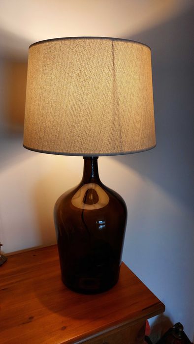 Candeeiro rústico feito a partir de garrafão