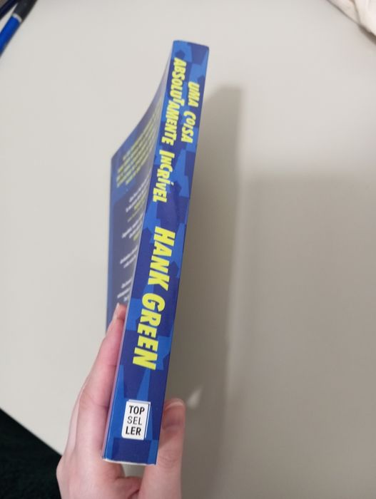 Uma coisa absolutamente incrível - Hank Green