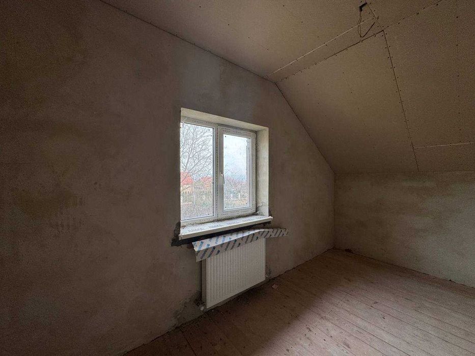 Продаж двох будинків з великою земельною ділянкою у центрі Тлумача