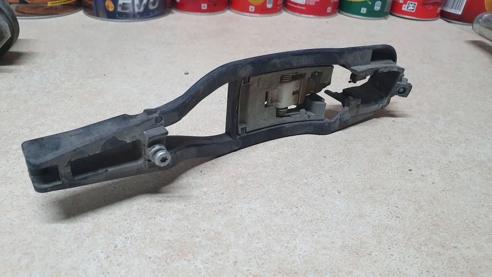 Рамка ручки дверної ліва