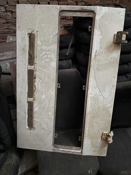 Продам люк(кришка) ПАЗ 3205