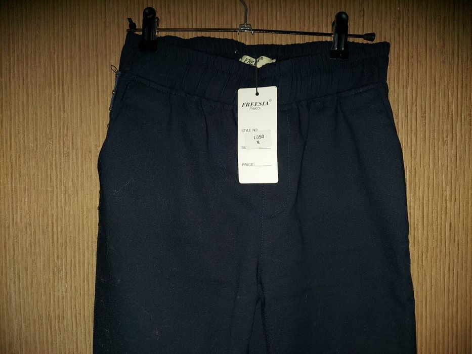 granatowe spodnie | eleganckie | złote nity | nowe | S
