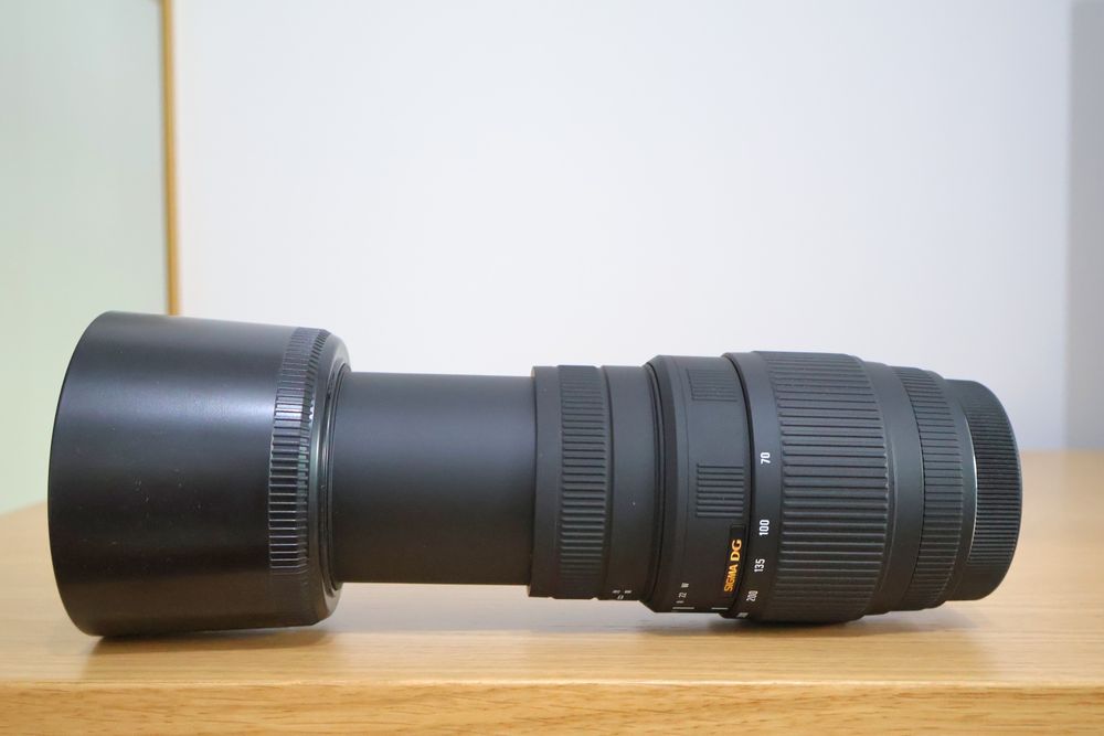 Sigma 70-300mm F/4-5.6 DG Macro (Canon EF)