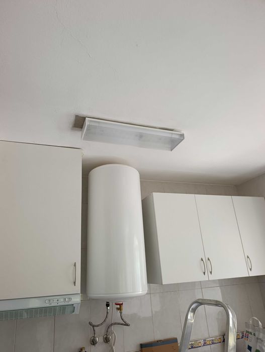 Apartamento para alugar, 1° piso com elevador. Rua Celestino Alves 2, em Setúbal.