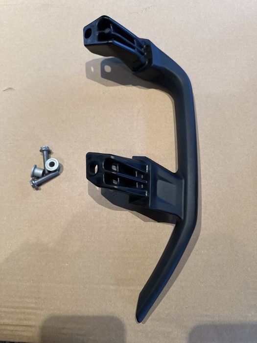 Uchwyt pasażera mocowanie + śruby BMW C400 GT x82