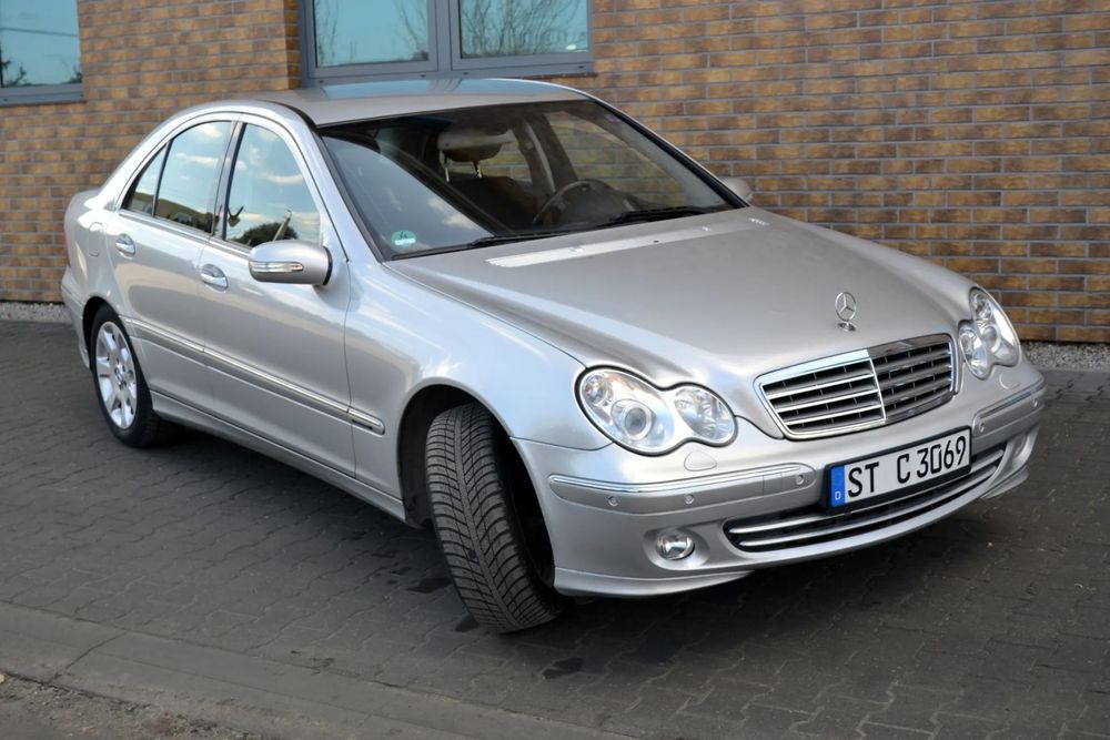 Mercedes-Benz Klasa C SUPER CLASIC LIFT 1,8 Kompresor 163KM Zadbany , xsenon