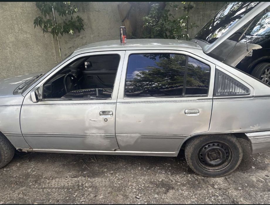 Opel kaddet e 1985