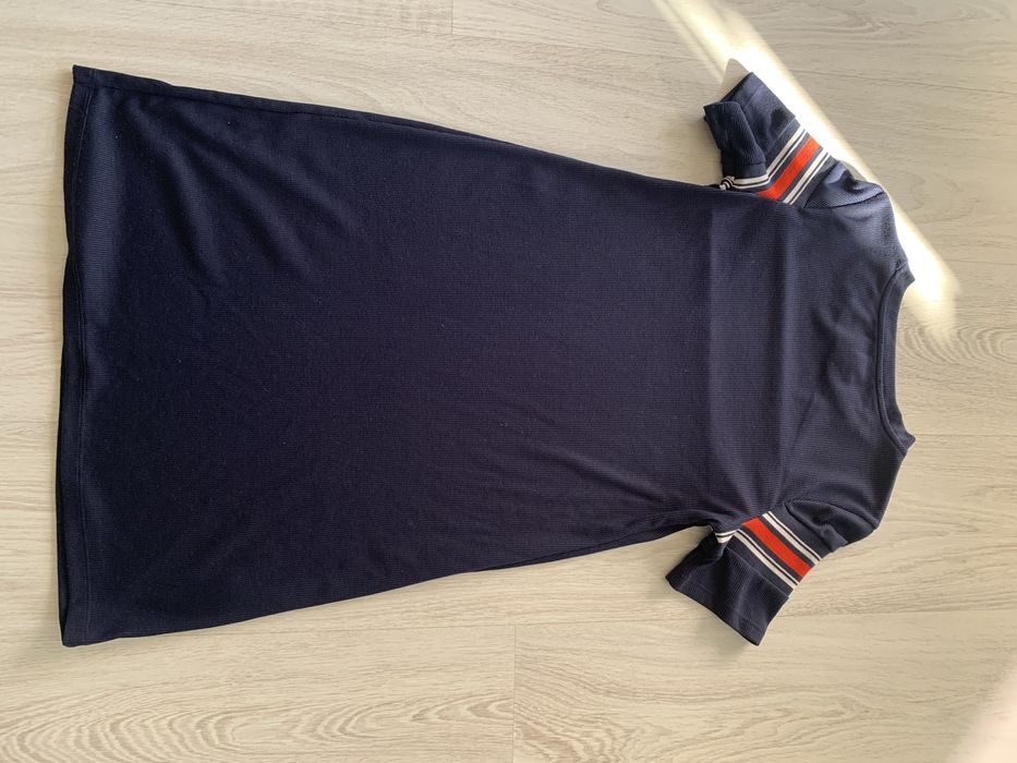 Granatowa sukienka Bershka