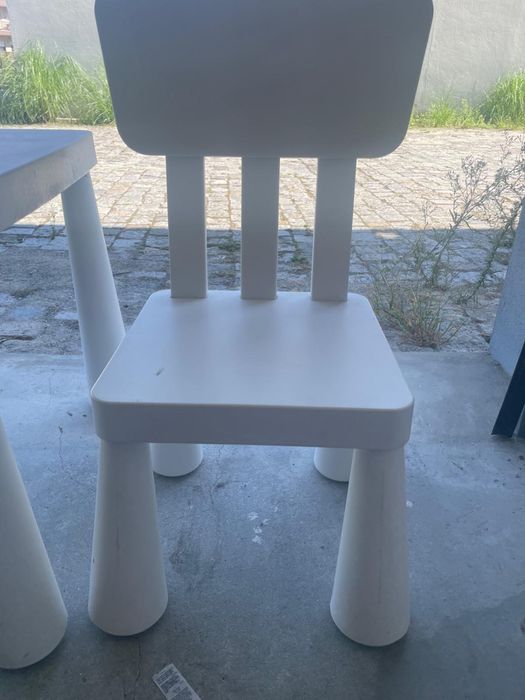 Mammut mesa e 2 cadeiras ikea usadas