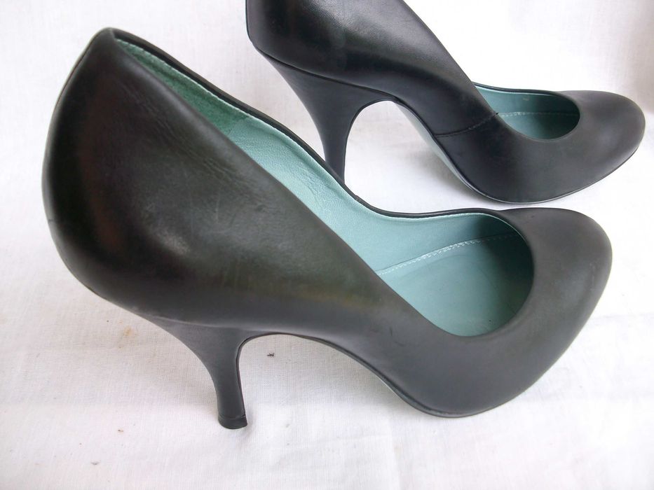 KG & Kurt Geiger skórzane szpilki platforma 40