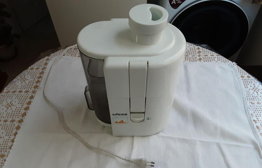 Máquina de sumos UFESA