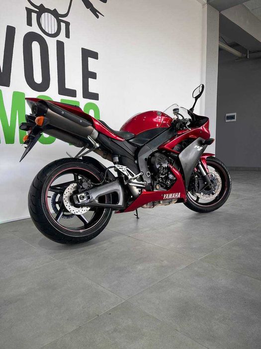 Мотоцикл Yamaha R1