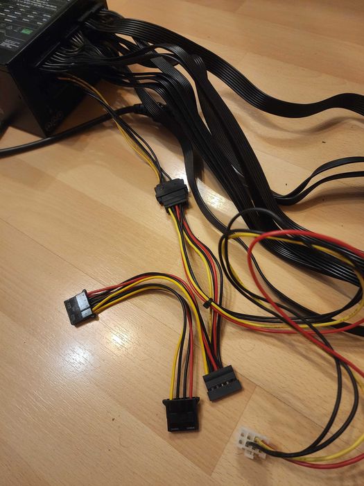 Sprzedam zasilacz Gigabyte P850GM – 850W mocy absolutnej