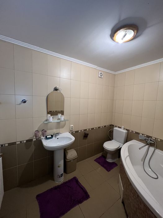 Генератор!!Оренда кімнати 900 грн в центрі яремче подобово житло житла