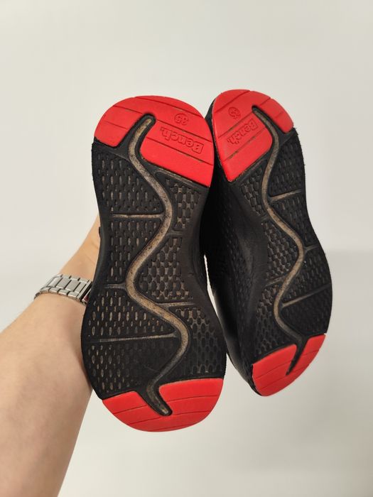 Кросівки підліткові дитячі чорні взуття з Європи