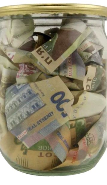 Грошова банка подарунок