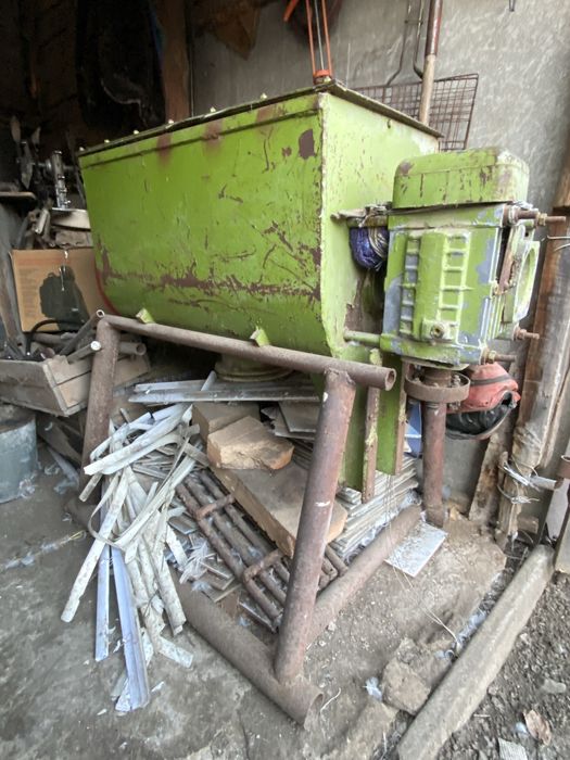 Подрібнювач кормів