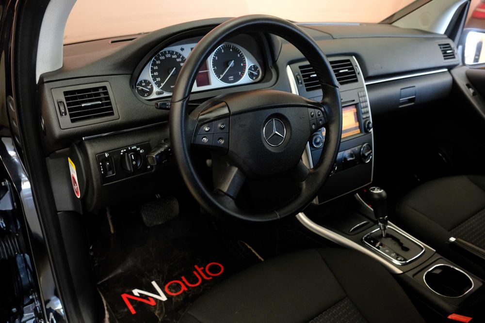 Mercedes B-Class 2011
