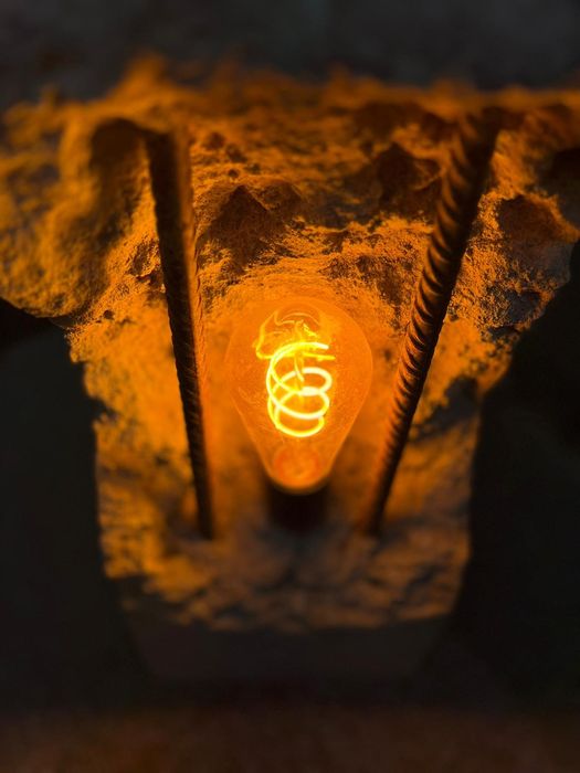 Lampa loft beton industrialna