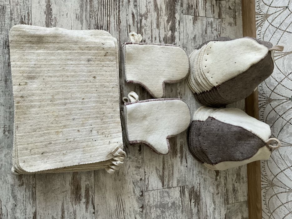 Шапки у сауну(баню),віник(дубовий),рукавиця і квадрат(100% шерсть)