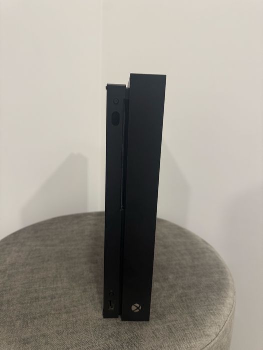 Xbox one X 1Tb 2 comandos