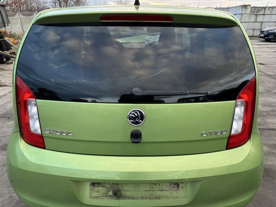 Skoda Citigo kompletna klapa tył tylna LR6U