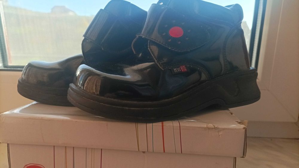 Buty lakierowane na jesień