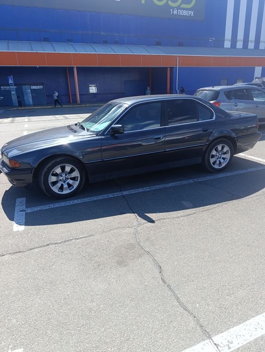Продам легендарну бмв е38