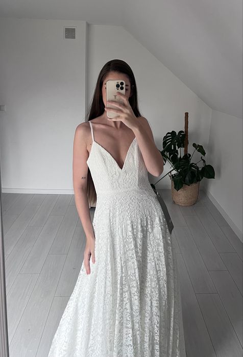 Koronkowa litera  a suknia slubna asos nowa