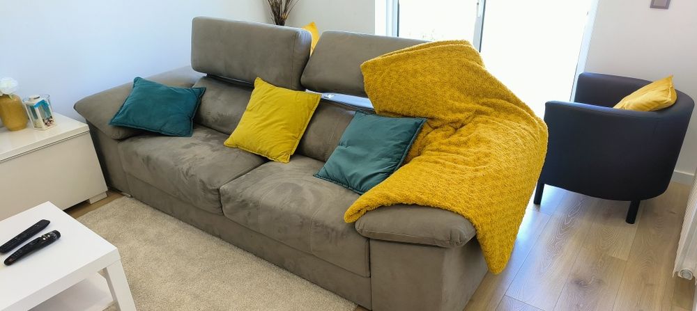 Vende sofá 3 lugares como Novo Gato Preto