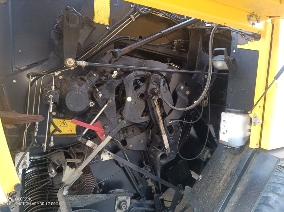 enfardadeira New Holland bb9060