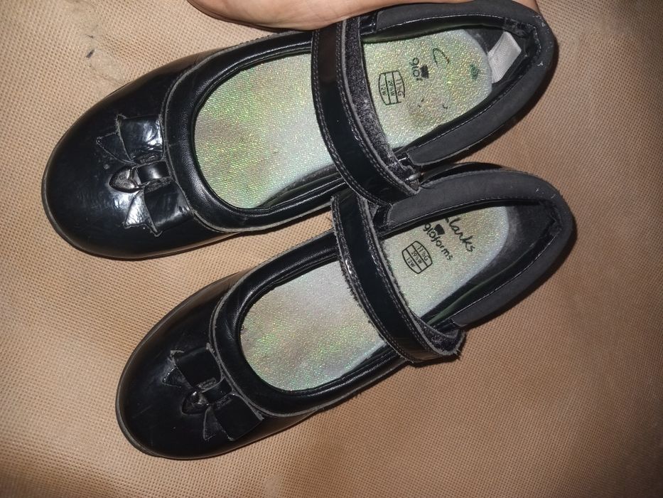 Туфлі для дівчинки в школу