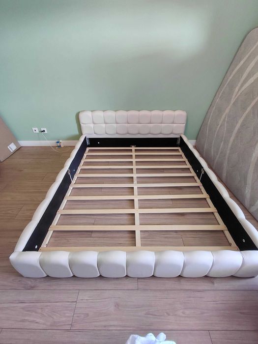 Vendo cama de adolescente semi-nova