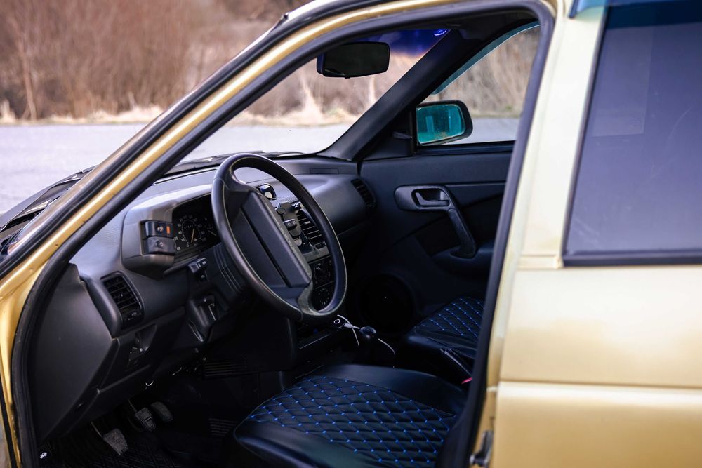 Автомобіль Лада 2110