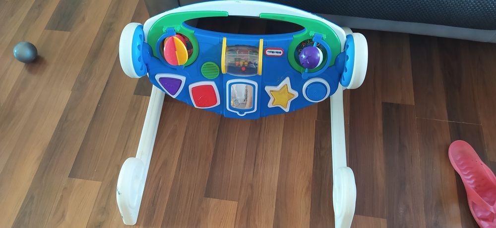 Zabawka dla dziecka, stolik edukacyjny Little Tikes