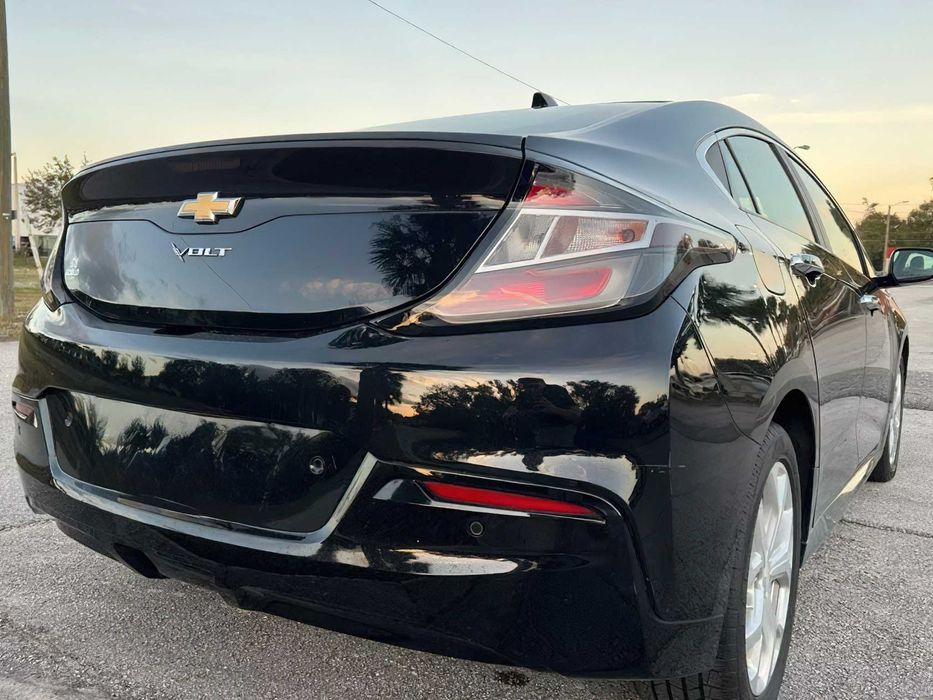 Chevrolet Volt Premier      2017