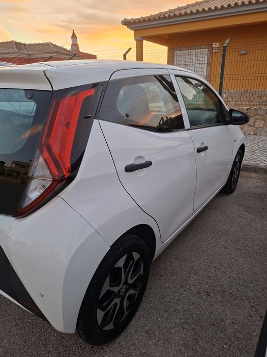 Toyota aygo branco — photo 3