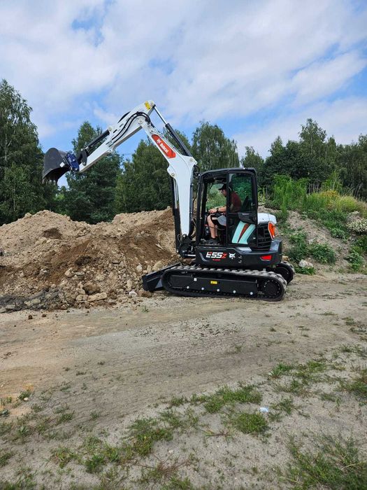 Roboty ziemne Usługi koparką mini-koparka koparko-ładowarka Wyburzenia