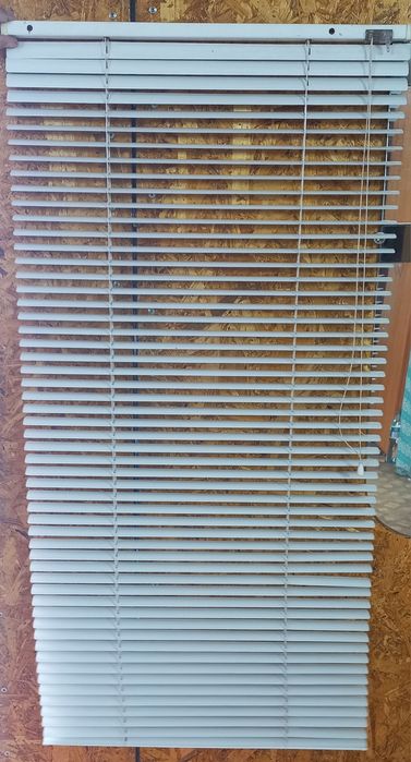 Продам білі жалюзі в розмірах