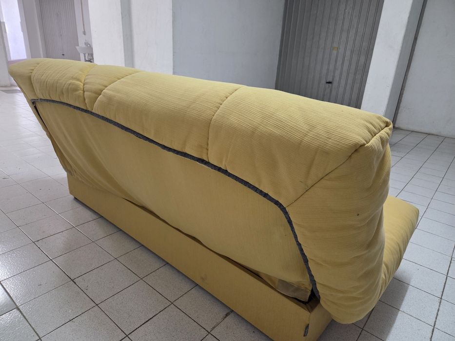 Sofá-cama casal em bom estado